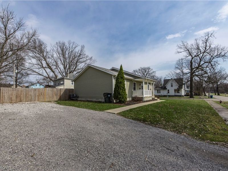 195 E Pennsylvania Avenue , Sebring, OH 44672 Photo 4