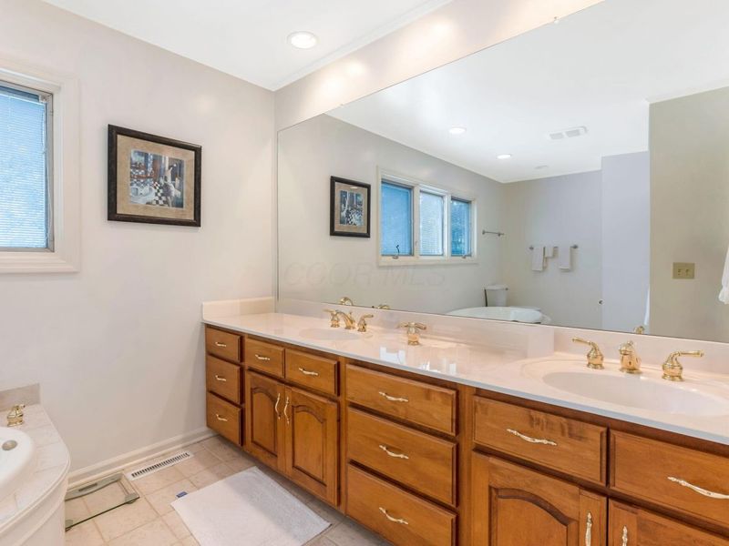 2560 Chartwell Road, Upper Arlington, OH 43220 Photo 24