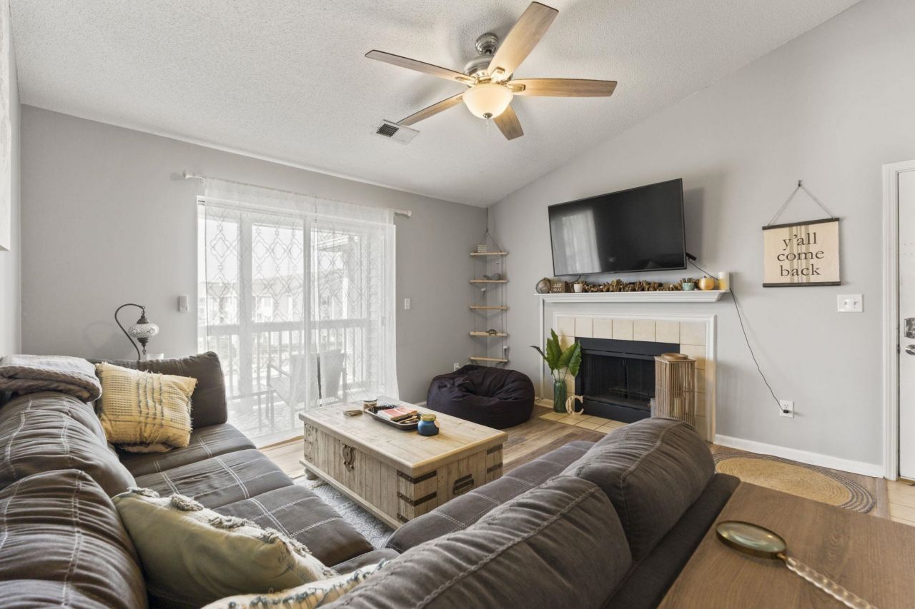 3761 Citation Way Photo 4