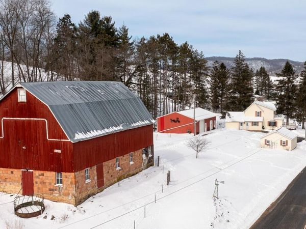 S921 Sveum Ridge Rd, Coon, WI 54623