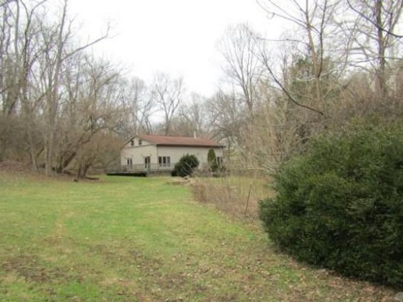 930 Eatondale Drive, Cincinnati, OH 45204 Photo 2