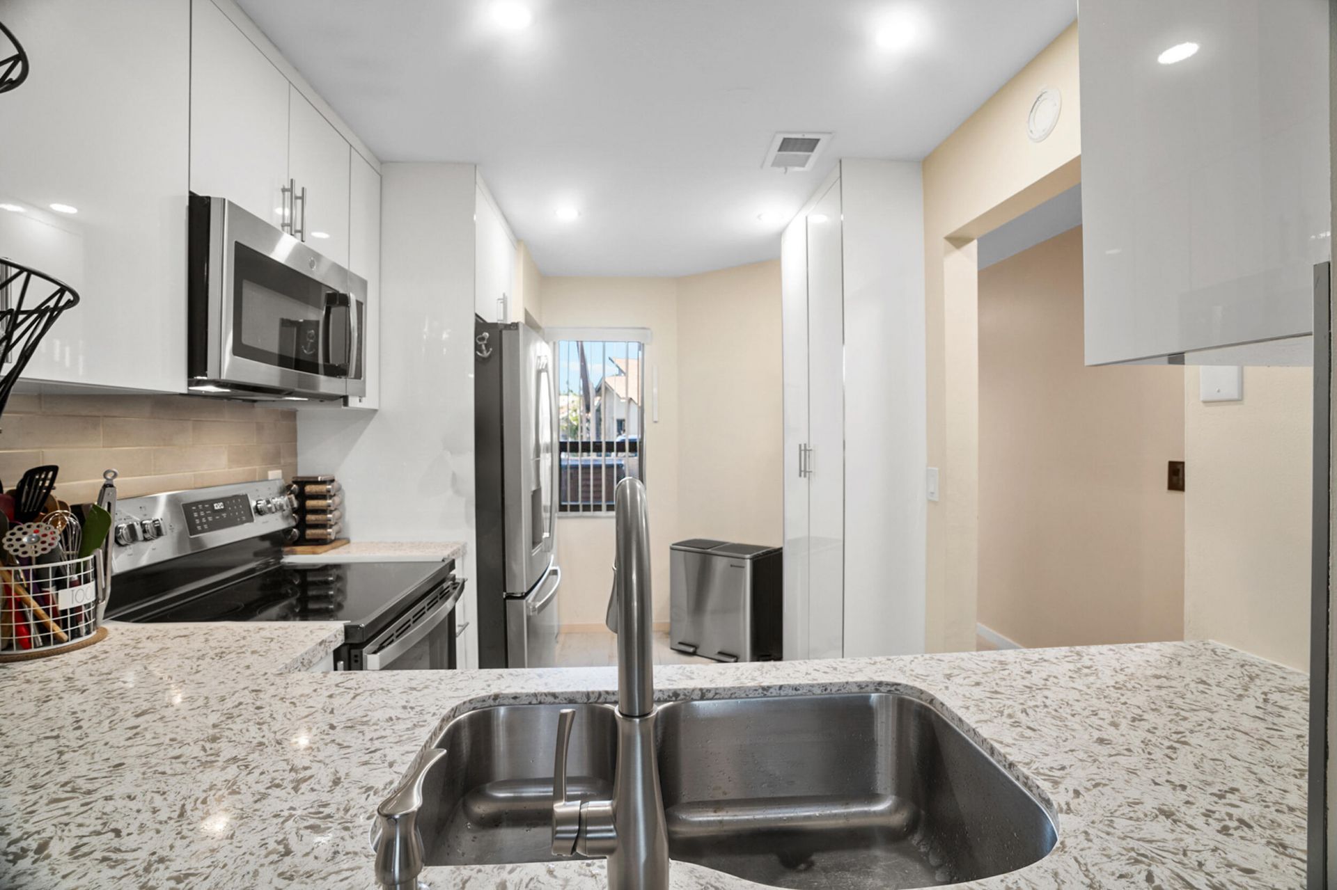 7906 NW 10th Street, Unit 7906, Plantation, FL 33322 Photo