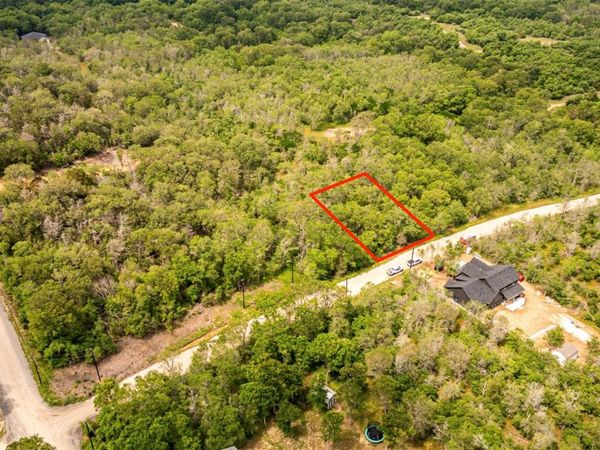 281 Nene LN, Bastrop, TX 78602