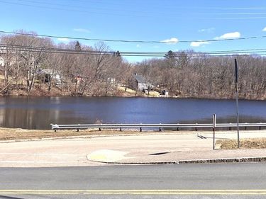 42 Maple, Spencer, MA 01562