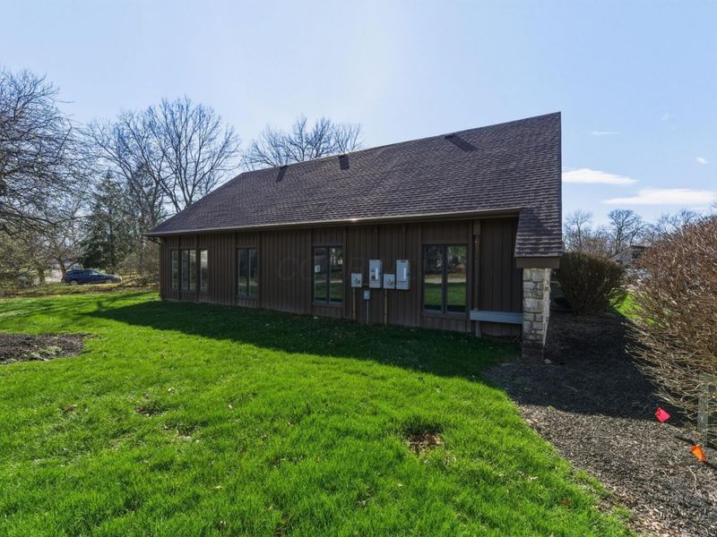 2641 Oakstone Drive, Unit 11, Columbus, OH 43231 Photo 2