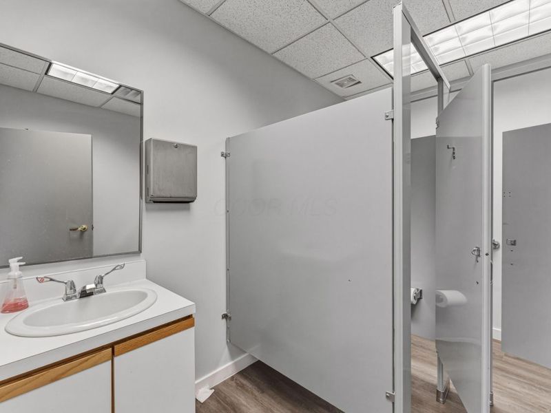 2641 Oakstone Drive, Unit 11, Columbus, OH 43231 Photo 4