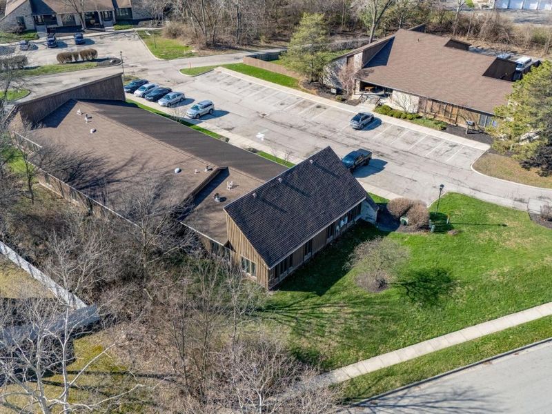 2641 Oakstone Drive, Unit 11, Columbus, OH 43231 Photo 7