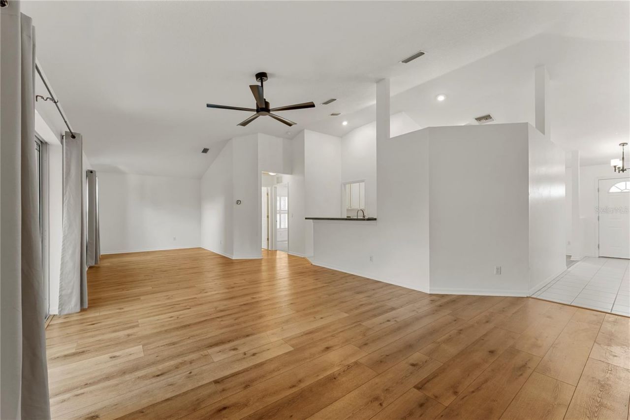 6523 65th Avenue Drive E, Bradenton, FL 34203 Photo