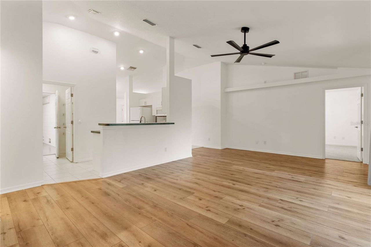 6523 65th Avenue Drive E, Bradenton, FL 34203 Photo