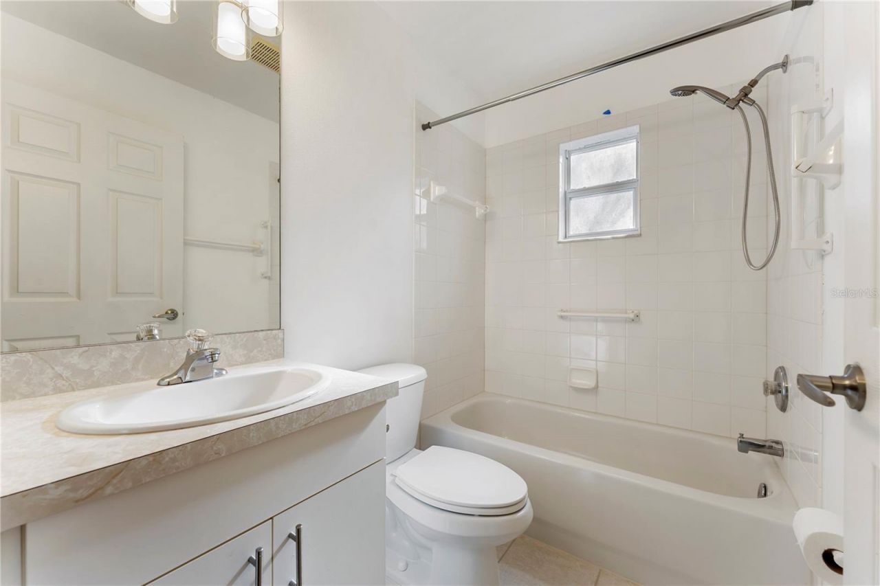 6523 65th Avenue Drive E, Bradenton, FL 34203 Photo