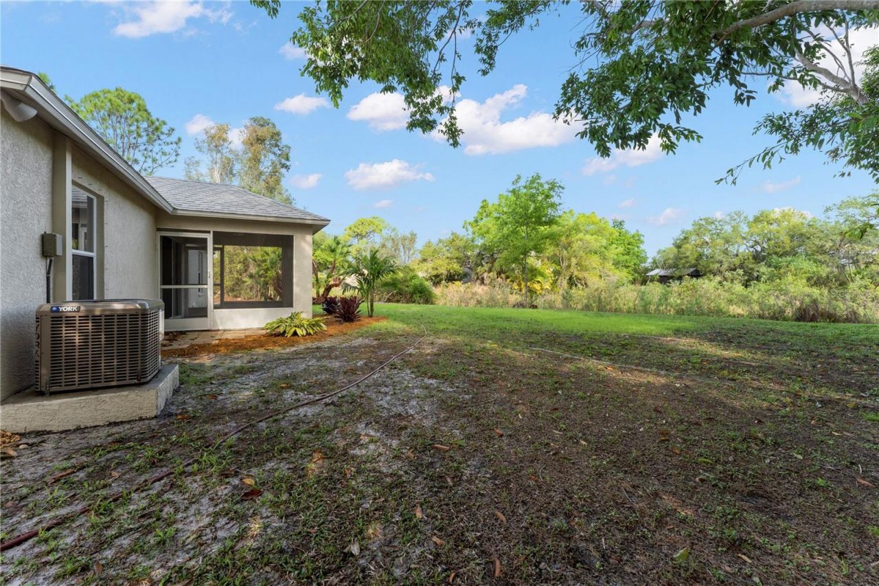 6523 65th Avenue Drive E, Bradenton, FL 34203 Photo