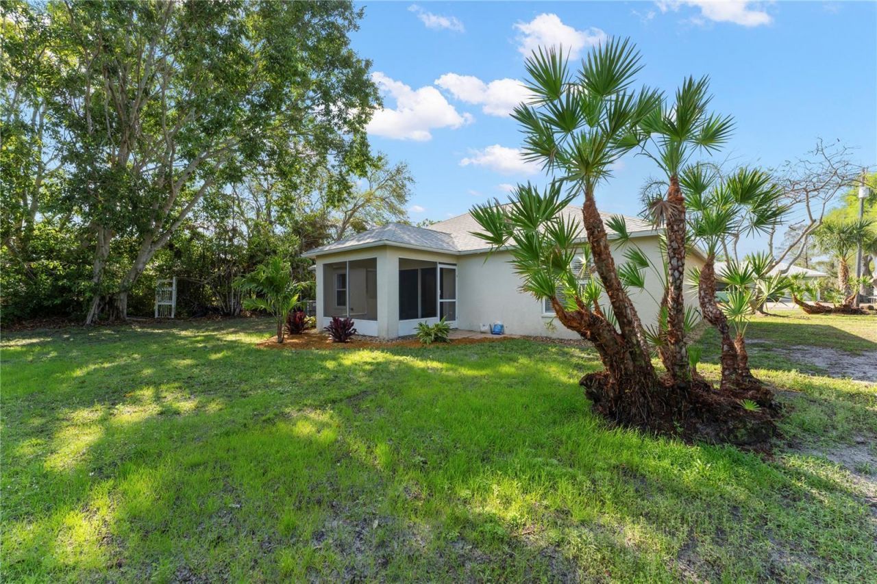 6523 65th Avenue Drive E, Bradenton, FL 34203 Photo