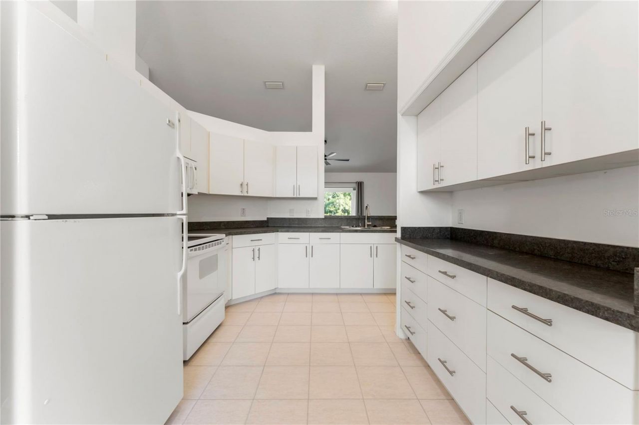 6523 65th Avenue Drive E, Bradenton, FL 34203 Photo