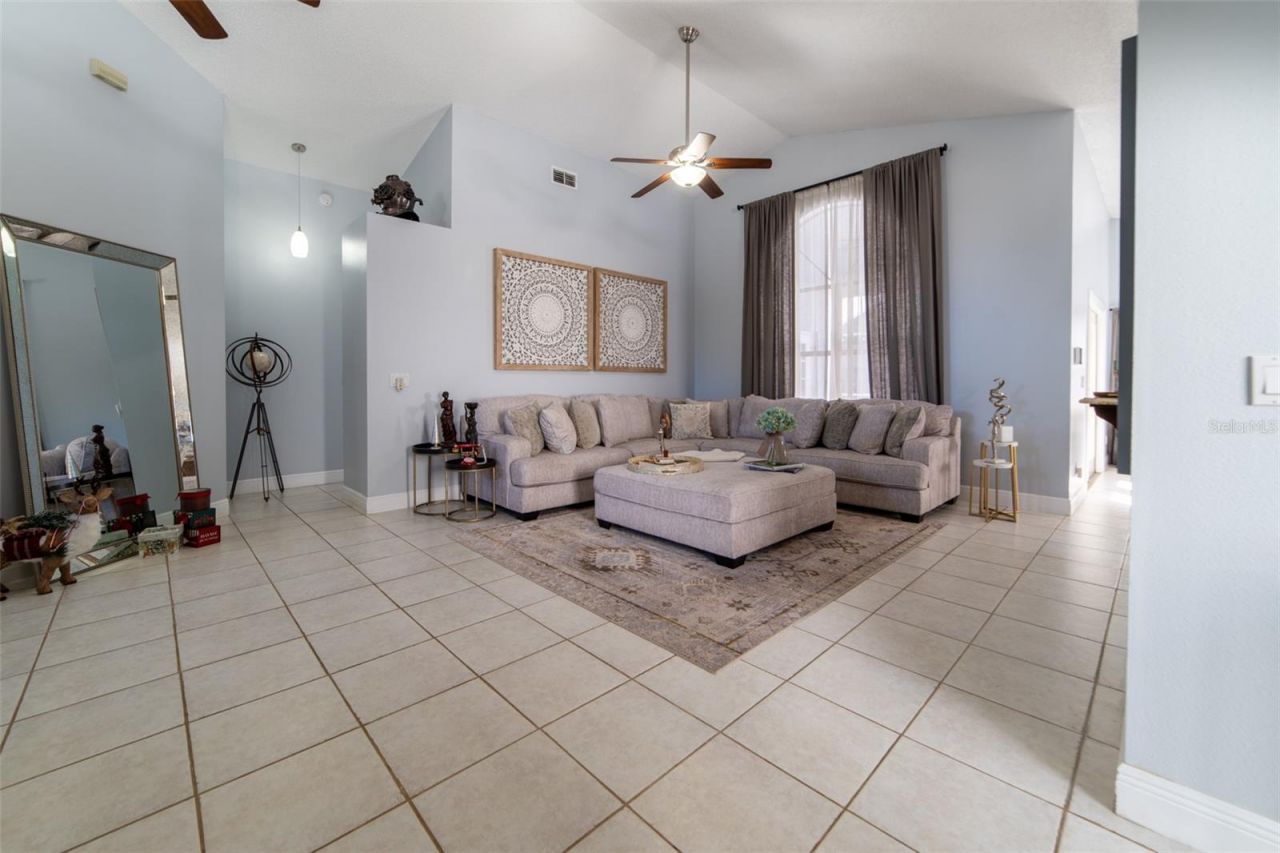 1352 Woodfield Oaks Drive, Apopka, FL 32703 Photo
