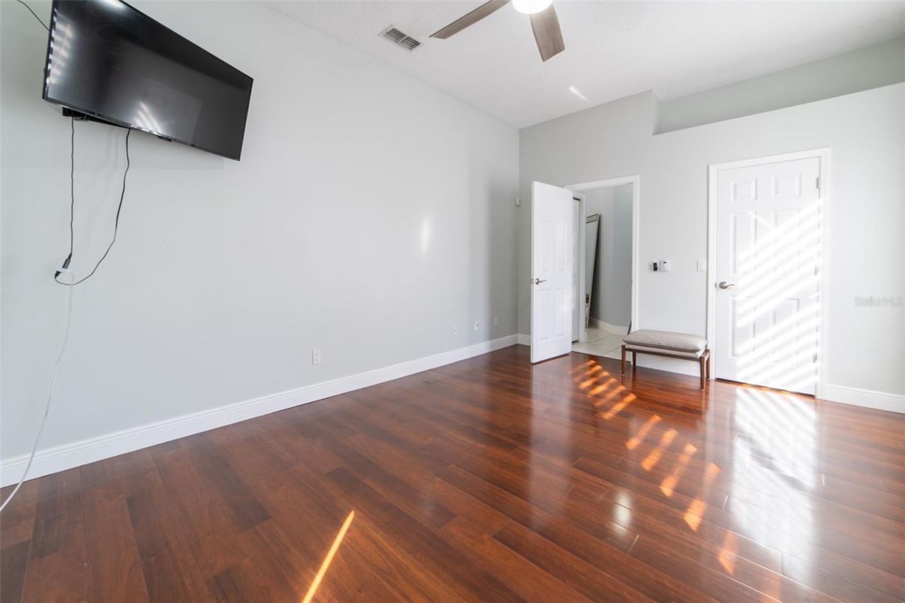 1352 Woodfield Oaks Drive, Apopka, FL 32703 Photo