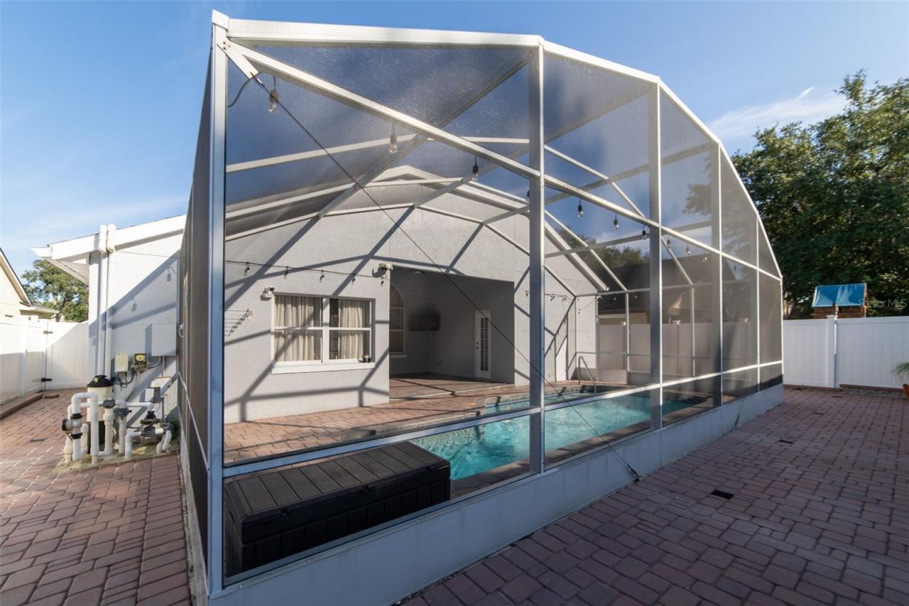 1352 Woodfield Oaks Drive, Apopka, FL 32703 Photo