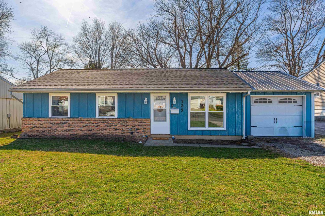 325 Mcdivitt Avenue, Lincoln, IL 62656 Main Photo