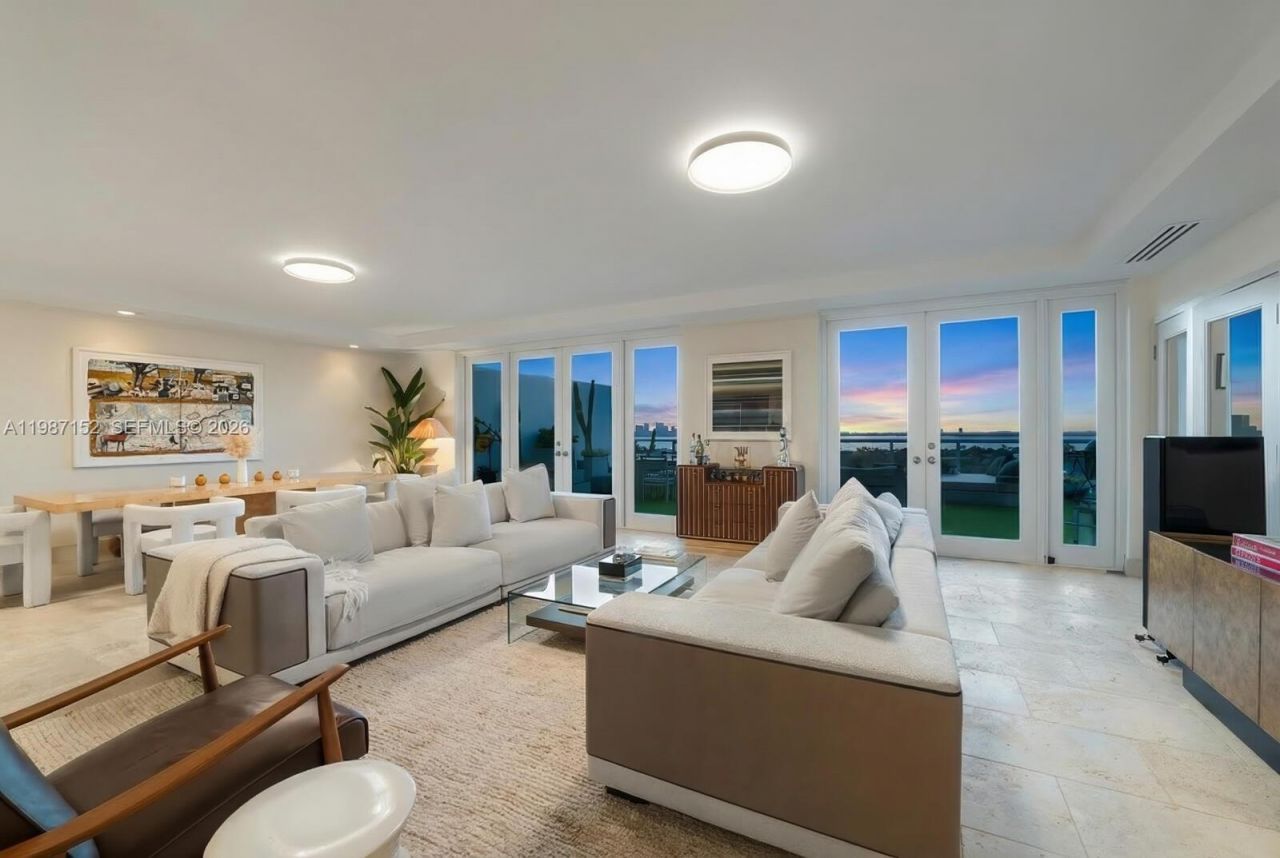 5600 Collins Ave , Unit D, Miami Beach, FL 33140 Photo