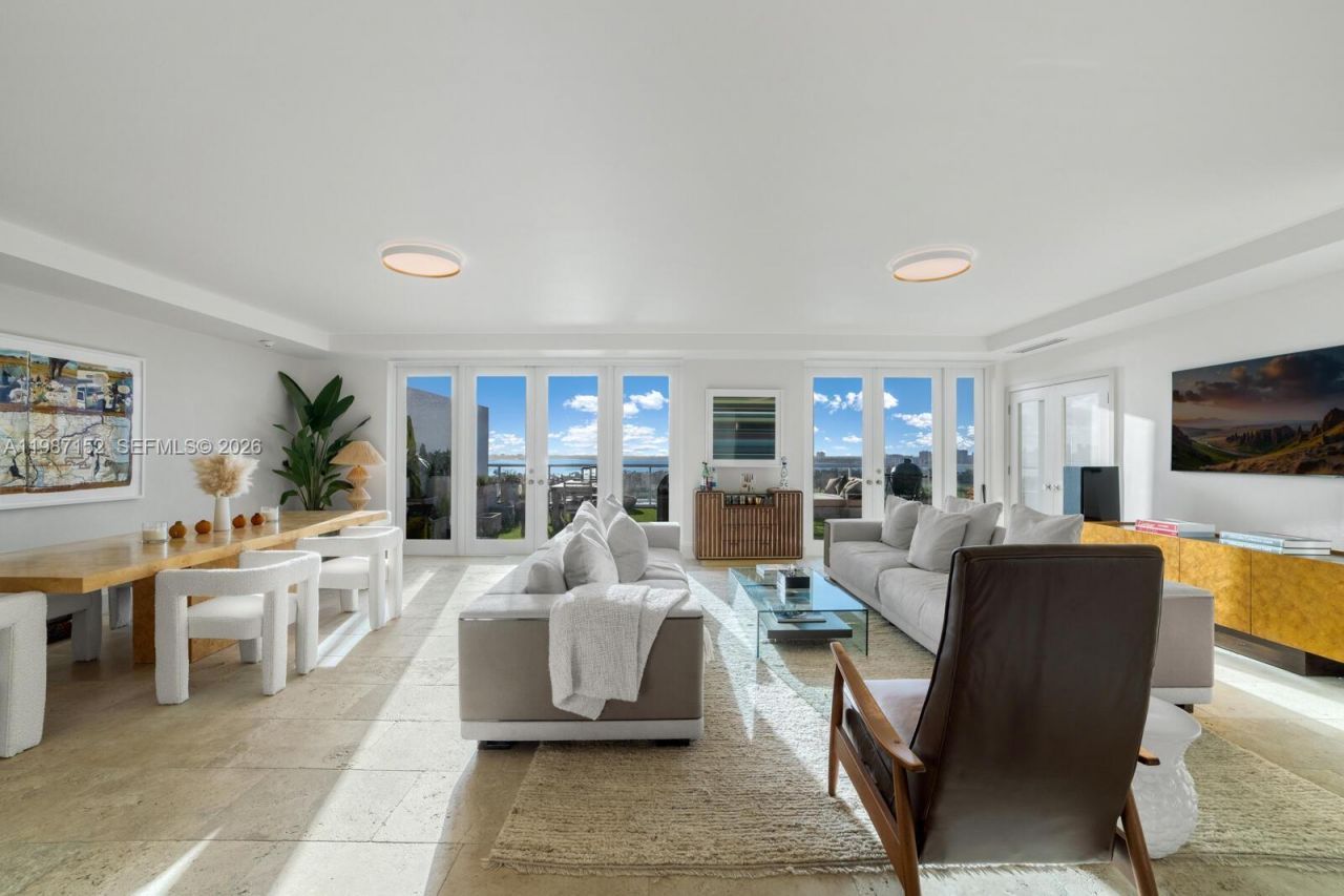 5600 Collins Ave , Unit D, Miami Beach, FL 33140 Photo