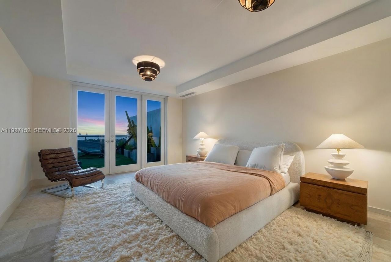 5600 Collins Ave , Unit D, Miami Beach, FL 33140 Photo