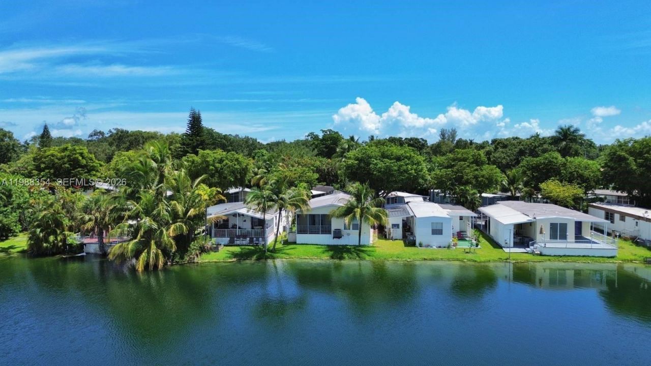 3001 SW 18th Ter, Lot 134, Fort Lauderdale, FL 33315 Photo