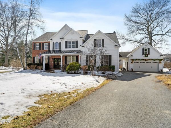 7 Royal Henley Court, Saratoga Springs, NY 12866