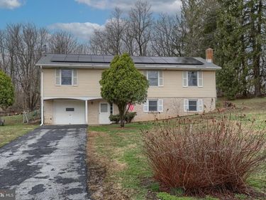 7960 RIDER LANE, HUMMELSTOWN, PA 17036