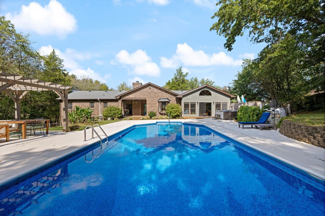 106 E Shady Trl, Old Hickory, TN 37138 Main Photo