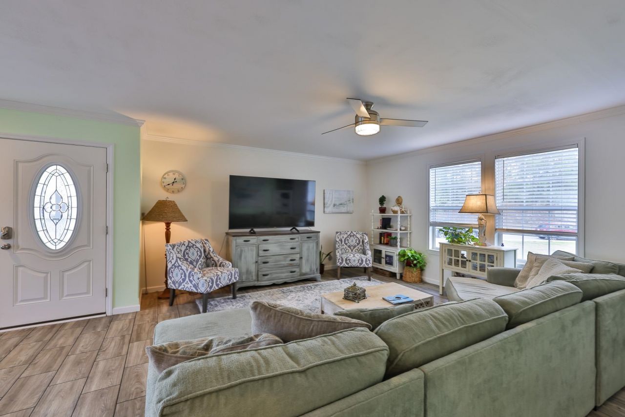 4036 Bubeck Dr. Photo 4