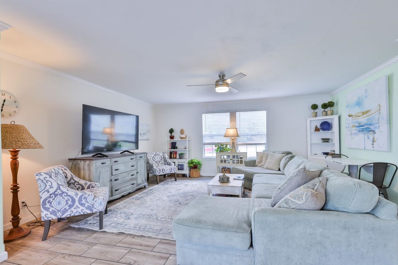 4036 Bubeck Dr. Photo 6