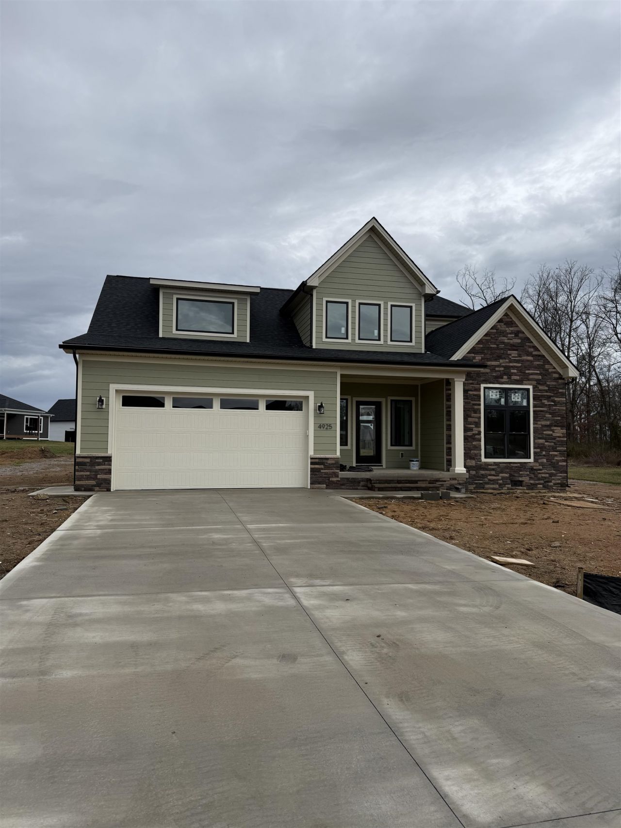 4925 BOXER LOOP primary photo