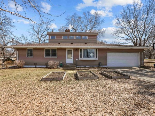 5492 Altura Road NE, Fridley, MN 55421
