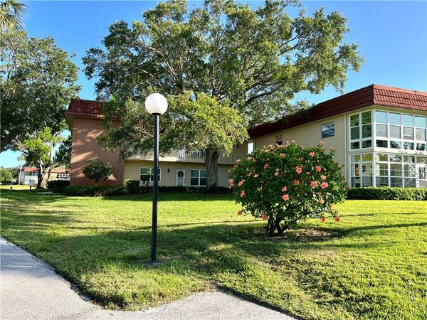 94 Spring Lake Drive, Unit 106, Vero Beach, FL 32962