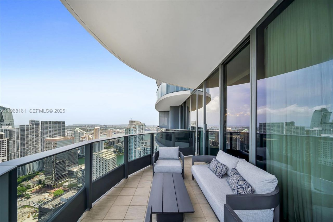 1000 Brickell Plz, Unit PH5807, Miami, FL 33131 Photo