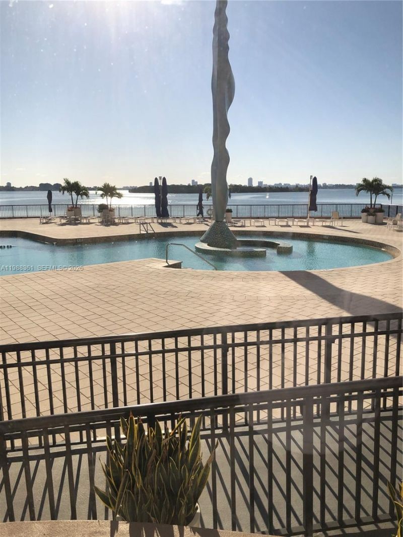 1800 NE 114th St, Unit 705, Miami, FL 33181 Photo