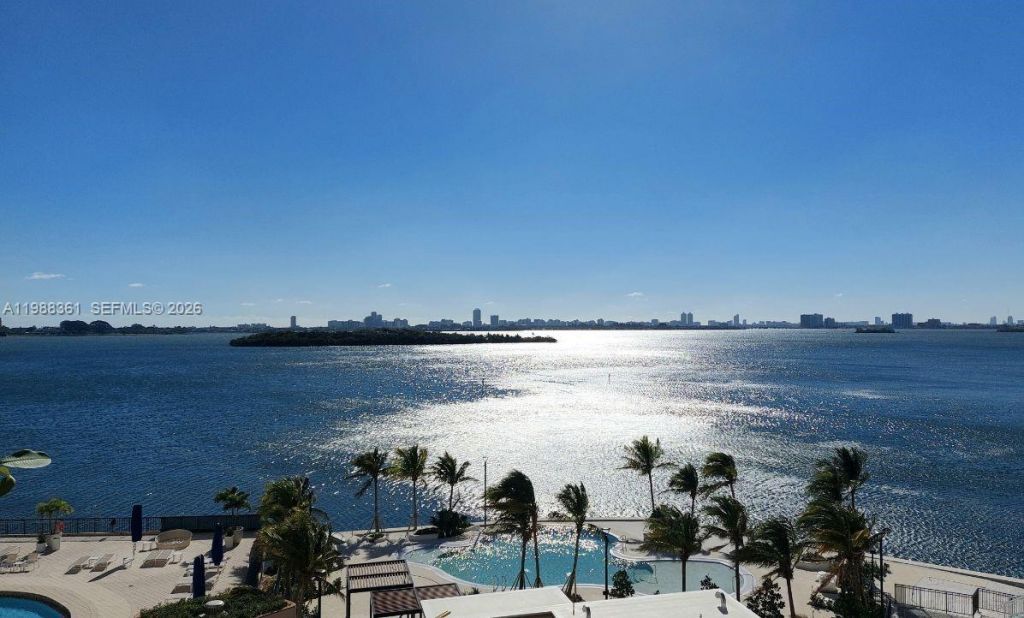 1800 NE 114th St, Unit 705, Miami, FL 33181 Photo