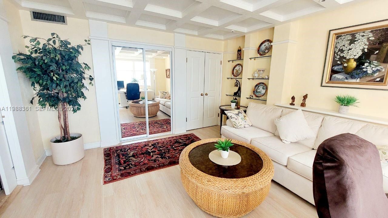 1800 NE 114th St, Unit 705, Miami, FL 33181 Photo