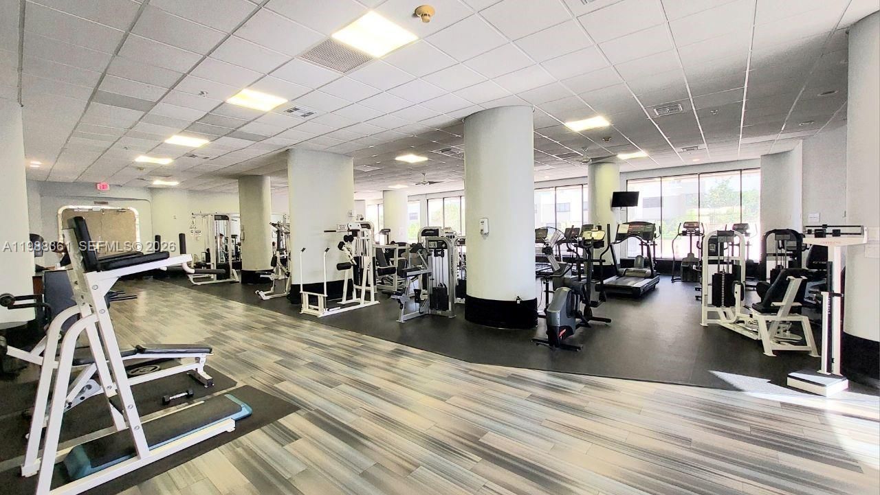 1800 NE 114th St, Unit 705, Miami, FL 33181 Photo