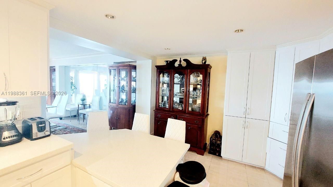 1800 NE 114th St, Unit 705, Miami, FL 33181 Photo