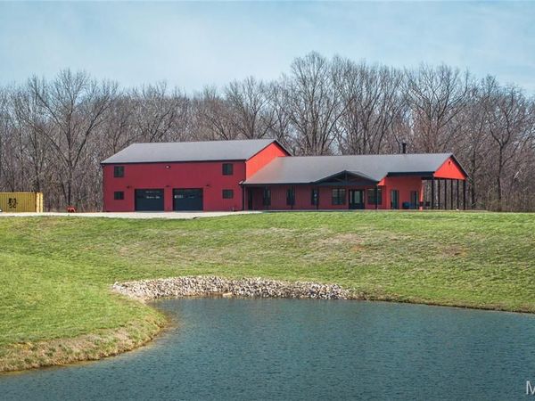 19790 Grange Hall Road , Brighton, IL 62012