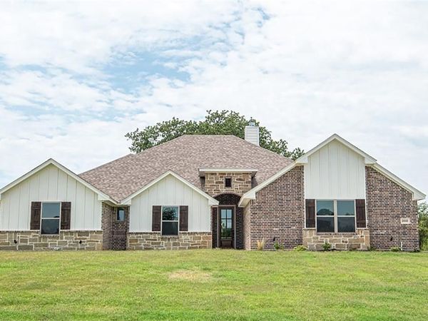10008 Valley Oak Ct Lane, Springtown, TX 76082