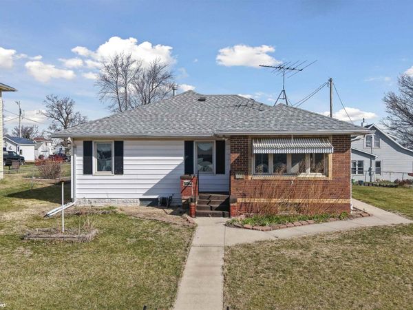 610 E Boone Street, Marshalltown, IA 50158