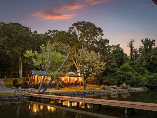 10526 Mullins Cove Road, Whitwell, TN 37397