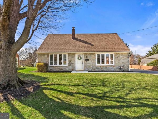 6260 JEANETTE DRIVE, EAST PETERSBURG, PA 17520