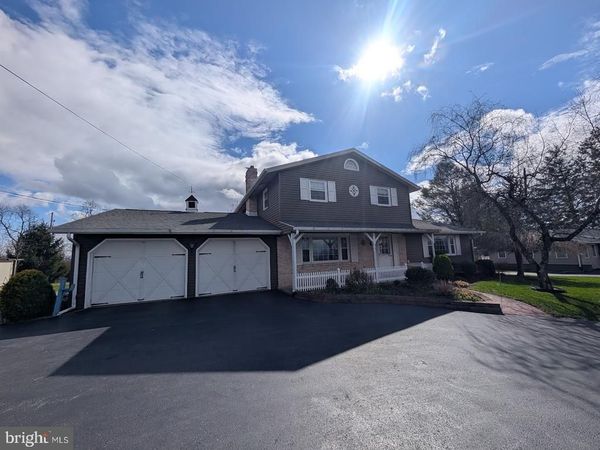 7845 CHAMBERS HILL ROAD , HARRISBURG, PA 17111