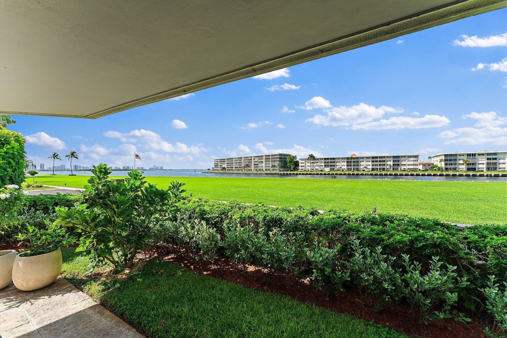 123 Lakeshore Drive, Unit 143, North Palm Beach, FL 33408 Photo
