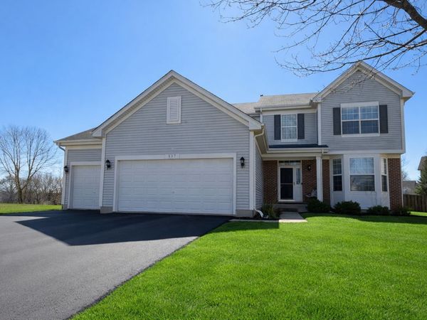 537 W Mara Lynn Court , Round Lake, IL 60073