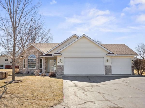 9242 Dunbar Knoll Circle N, Brooklyn Park, MN 55443