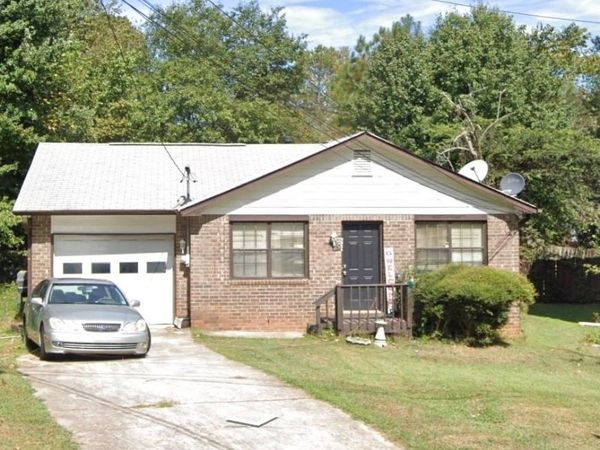 2051 Kimber Trail , Stone Mountain, GA 30088