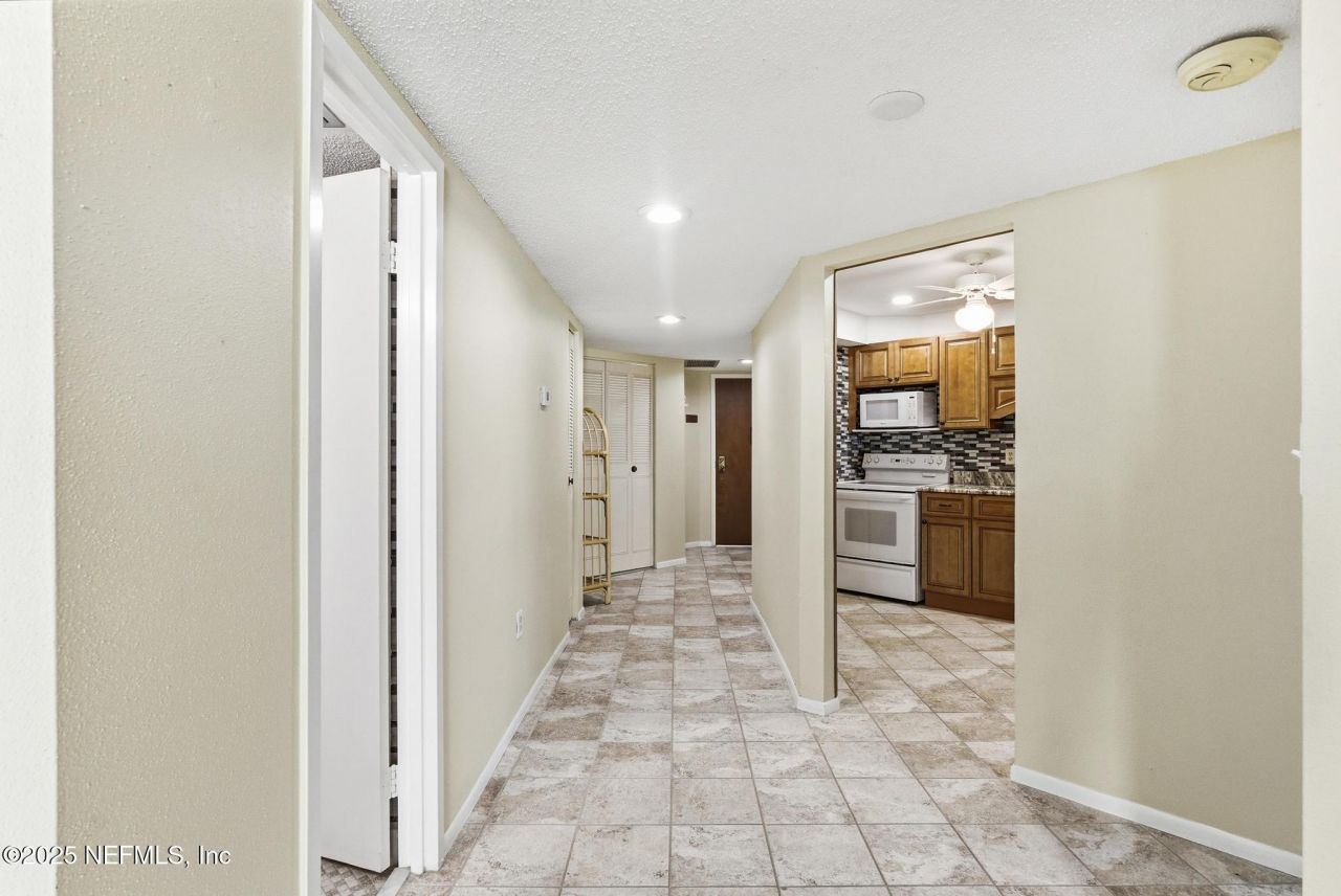925 Halifax Avenue, Unit 0103, Daytona Beach, FL 32118 Photo